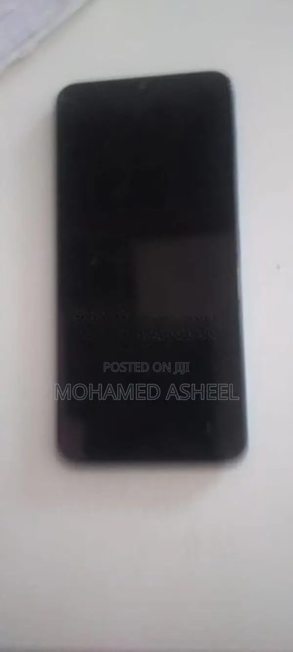 Samsung Galaxy A30 64GB (Used)