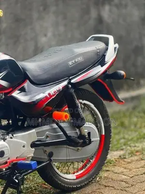 Bajaj CT100 2005