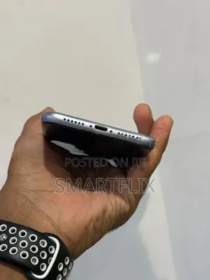 Apple iPhone 11 (Used)