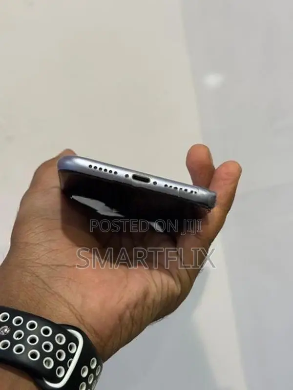 Apple iPhone 11 (Used)