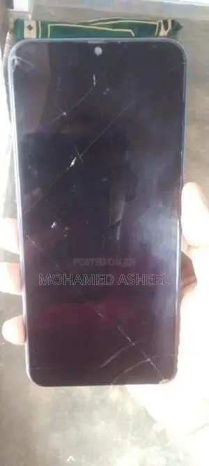 Samsung Galaxy A30 64GB (Used)