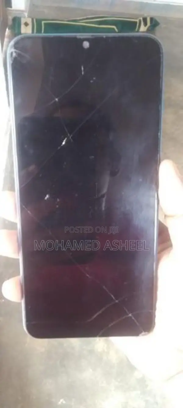 Samsung Galaxy A30 64GB (Used)