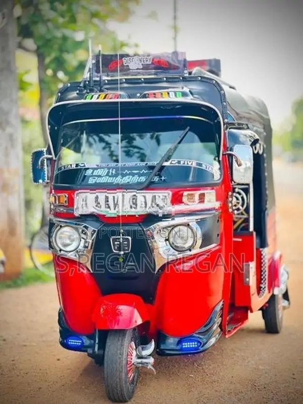 Bajaj RE 2015