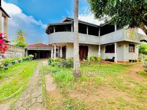 100M To Bus Road 18P Land Upstairs 5 Bed Rooms House For Sale Negombo