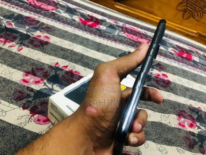 Samsung Galaxy A72 (Used)
