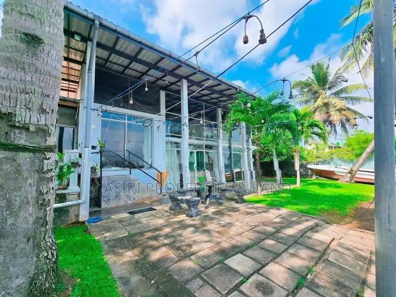 Bolgoda Lake Face House for Sale in Moratuwa