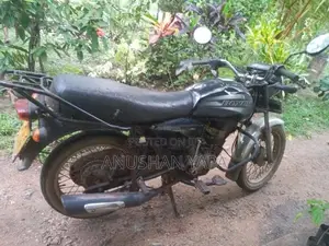 Bajaj Boxer 2012