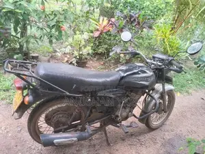 Bajaj Boxer 2012