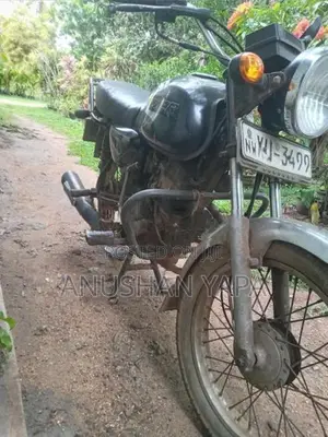 Bajaj Boxer 2012