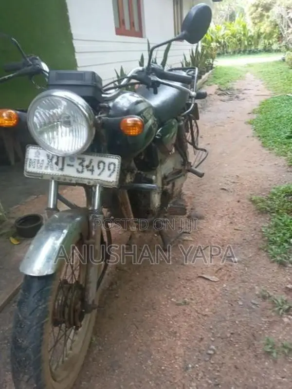 Bajaj Boxer 2012