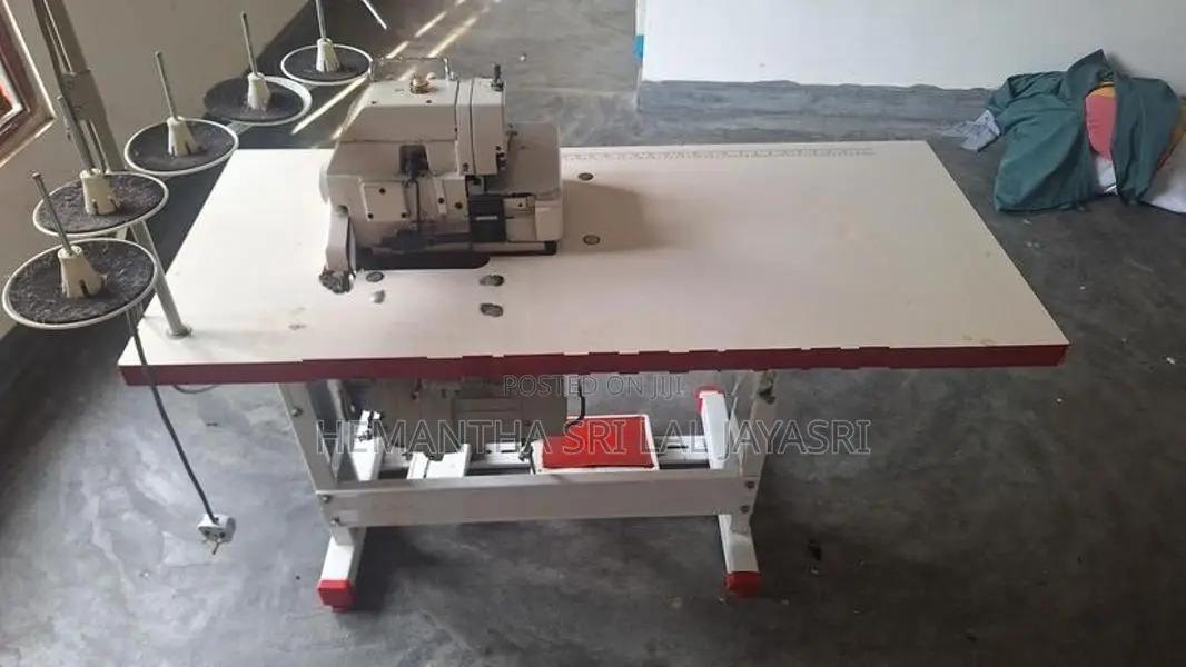 5 Thred Overlock Machine