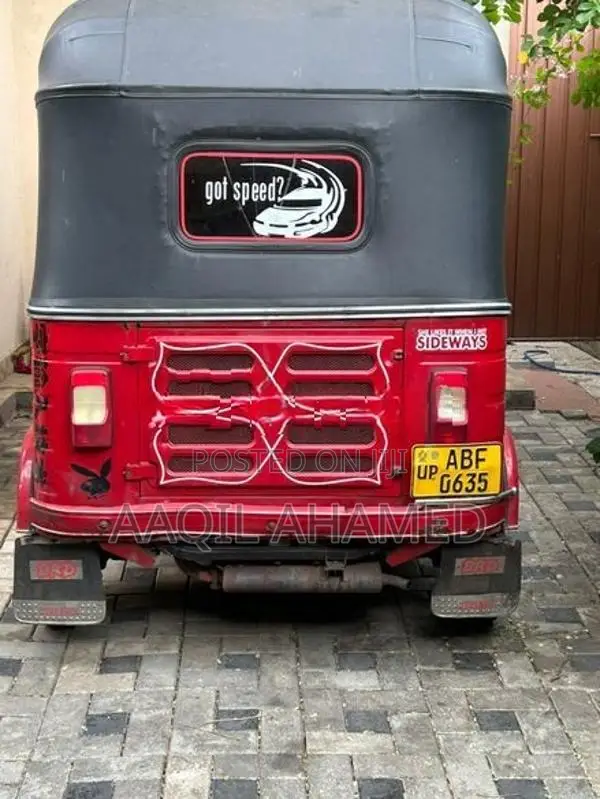 Bajaj RE 2015