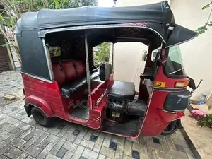Bajaj RE 2015