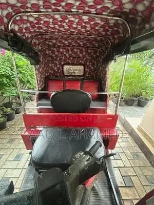 Bajaj RE 2015