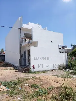 Luxury House for Sale in Kottawa