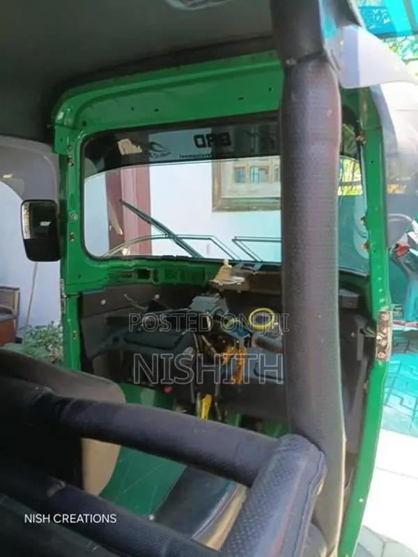 Bajaj RE 2014
