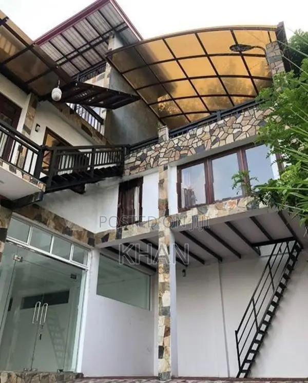 Luxury House for Sale Katugasthota