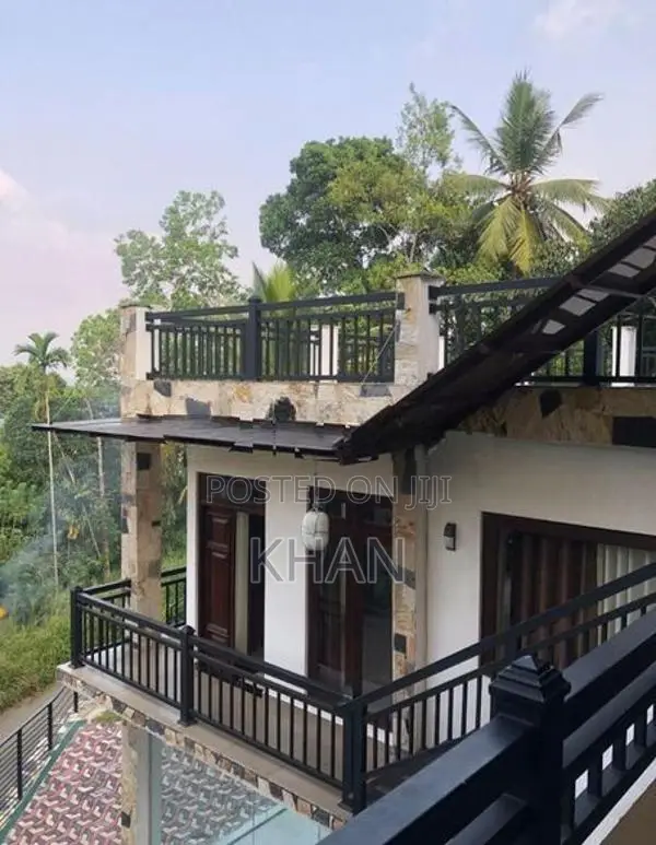 Luxury House for Sale Katugasthota