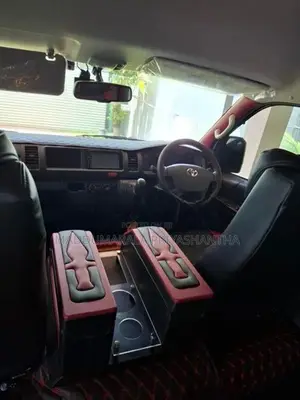 Toyota KDH 2025