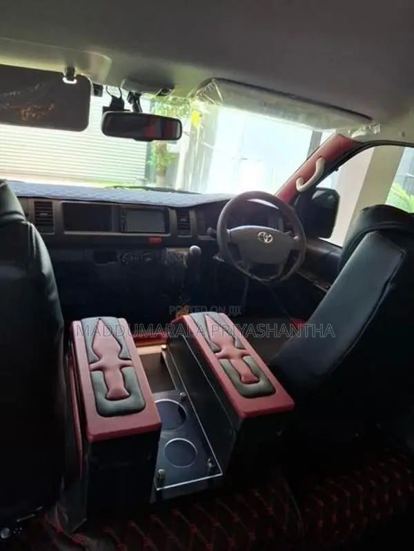 Toyota KDH 2025