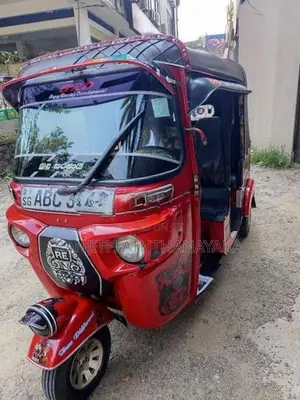 Bajaj RE 2015