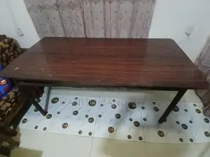 Dining Table with Setty