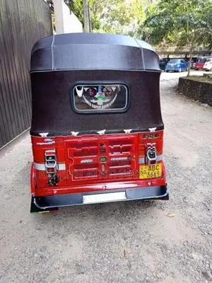 Bajaj RE 2015