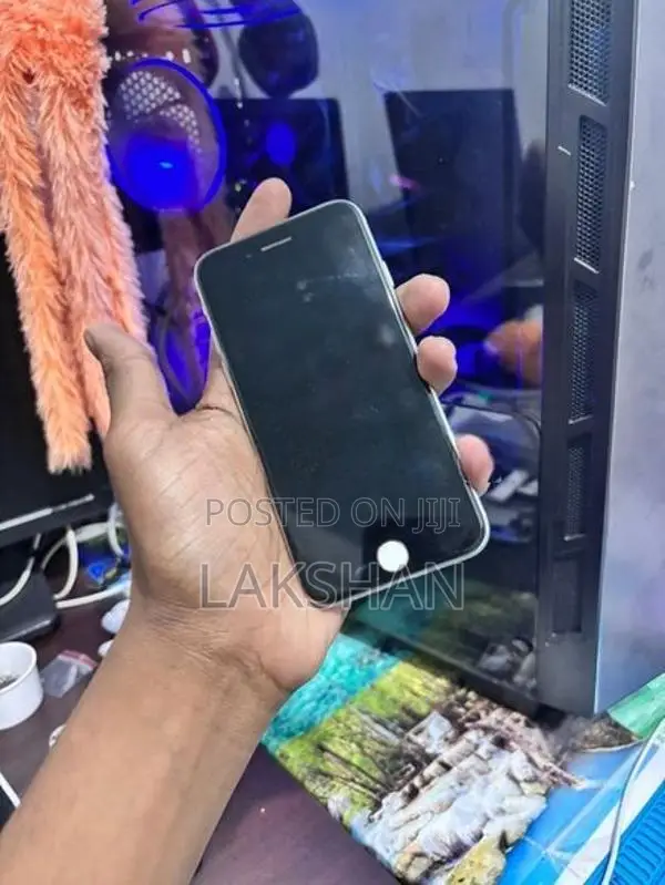 Apple iPhone 8 (Used)