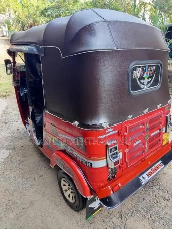 Bajaj RE 2015