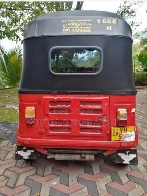 Bajaj RE 2010