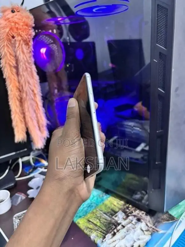 Apple iPhone 8 (Used)