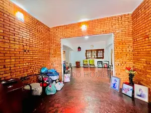 21.5 Perches Good Area Valuable Land Upstairs House For Sale In Negomb