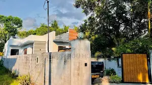 Good Latest Designs House for Sale Negombo Katuwapitiya Area