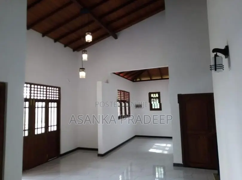 හයිලෙවල් මාර්ගයට මීටර් 300 දුරින් සුඛෝපභෝගී වටිනා දෙමහල් නිවසක්(ioop29