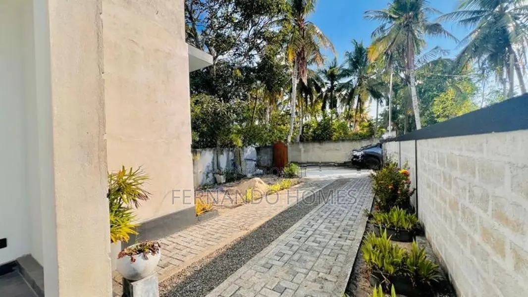 Good Latest Designs House for Sale Negombo Katuwapitiya Area