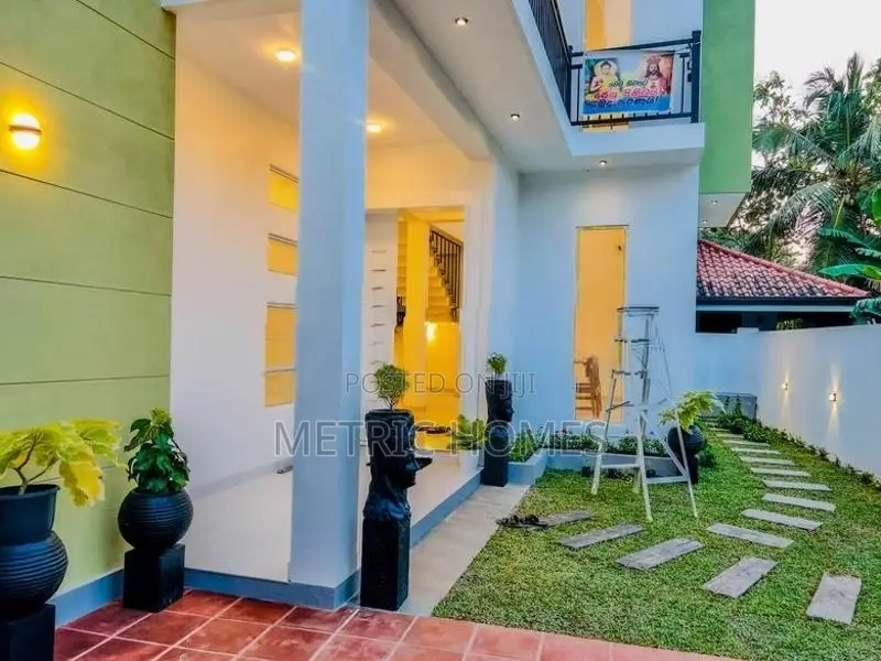 Brand New Box Model Luxury 3 Stored House Sale in Negombo