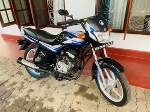 Bajaj CT100 2025