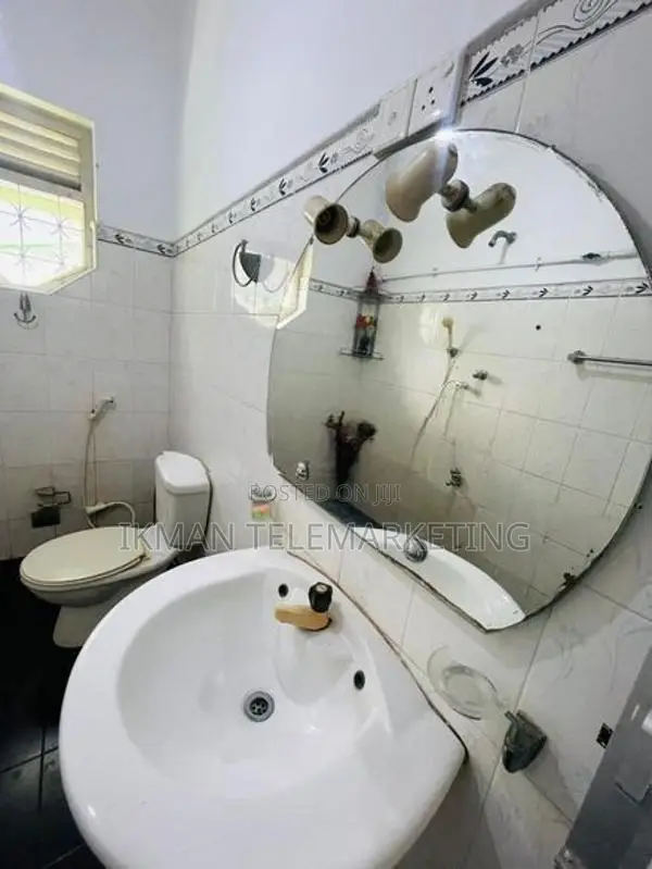 Villa for Day Rent in Galle (7 Rooms - 25000/-)
