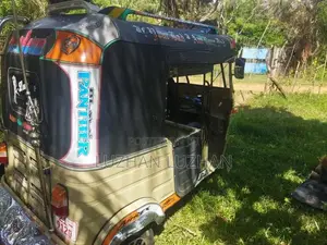 Bajaj RE 2000