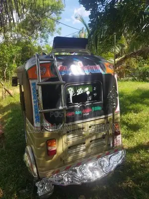 Bajaj RE 2000