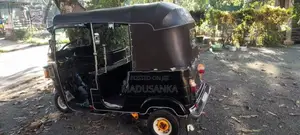 Bajaj RE 205 2011