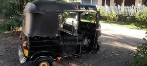 Bajaj RE 205 2011