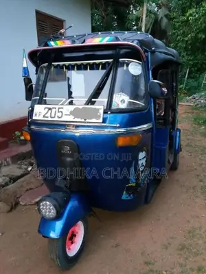 Bajaj RE 2000