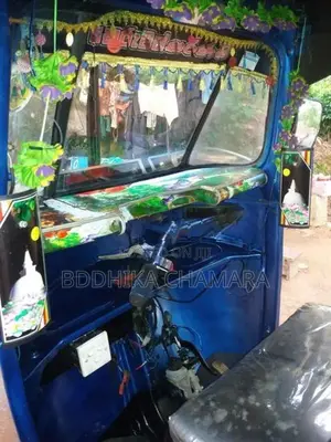 Bajaj RE 2000