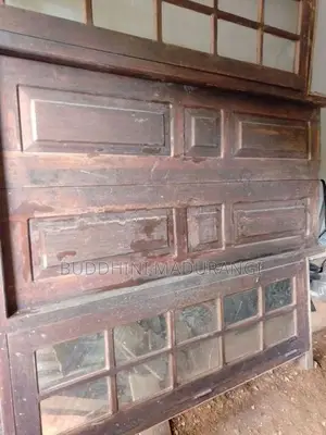 දොර සමග ජනේල