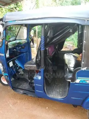 Bajaj RE 2000