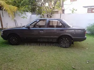 Nissan Sunny 1992