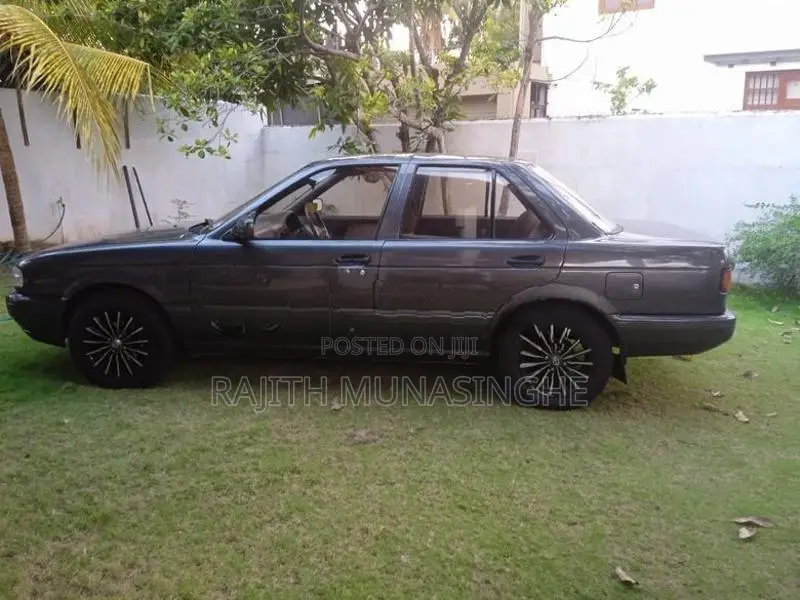 Nissan Sunny 1992