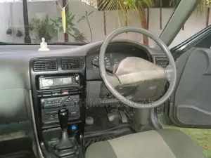 Nissan Sunny 1992