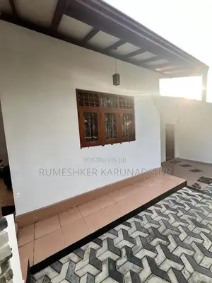 3 Bedrooms House with 10.5 Perch Land in Batuwandara